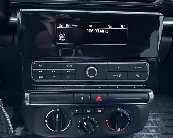 Белый Ситроен С3, объемом двигателя 1.2 л и пробегом 67 тыс. км за 9150 $, фото 57 на Automoto.ua