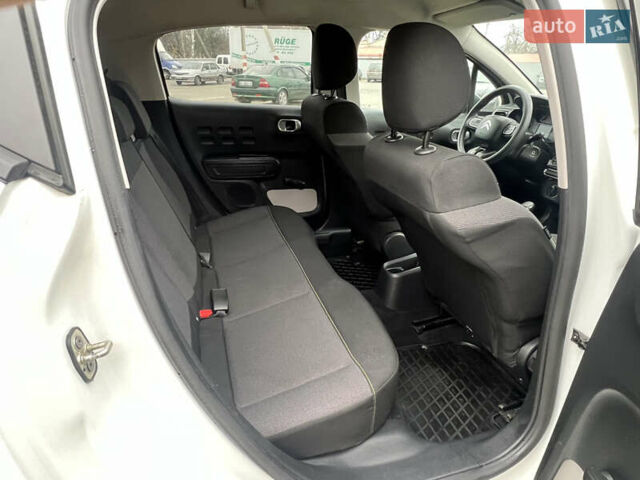 Белый Ситроен С3, объемом двигателя 1.2 л и пробегом 68 тыс. км за 9500 $, фото 53 на Automoto.ua