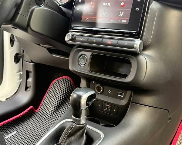 Белый Ситроен С3, объемом двигателя 1.2 л и пробегом 33 тыс. км за 13500 $, фото 11 на Automoto.ua