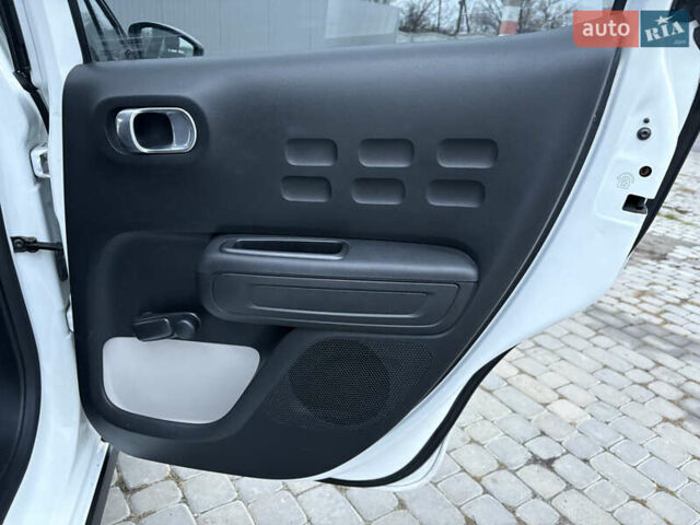 Белый Ситроен С3, объемом двигателя 1.2 л и пробегом 67 тыс. км за 9150 $, фото 31 на Automoto.ua