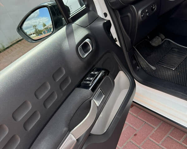 Белый Ситроен С3, объемом двигателя 1.2 л и пробегом 82 тыс. км за 12300 $, фото 49 на Automoto.ua