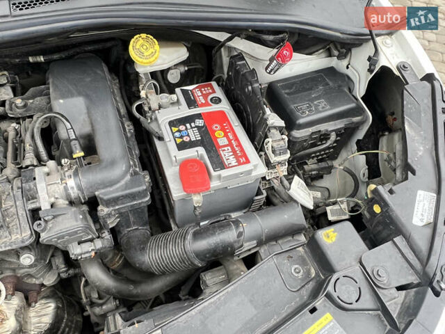 Белый Ситроен С3, объемом двигателя 1.2 л и пробегом 68 тыс. км за 9500 $, фото 66 на Automoto.ua