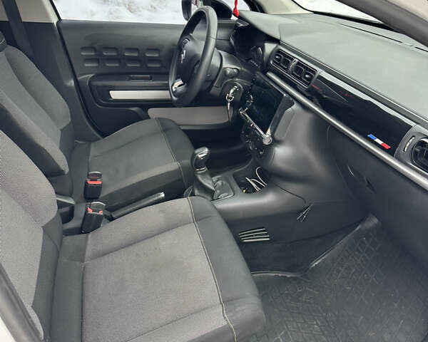 Белый Ситроен С3, объемом двигателя 1.2 л и пробегом 140 тыс. км за 7300 $, фото 8 на Automoto.ua