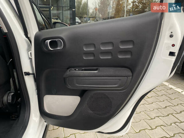 Белый Ситроен С3, объемом двигателя 1.2 л и пробегом 53 тыс. км за 12000 $, фото 16 на Automoto.ua