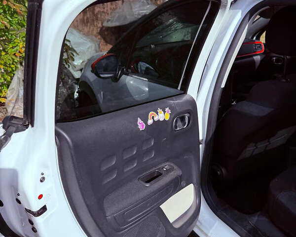 Сітроен С3 2018 у Івано-Франківську на Automoto.ua Білий Сітроен С3, об'ємом двигуна 1.2 л та пробігом 99 тис. км за 4000 $, фото 21 на Automoto.ua