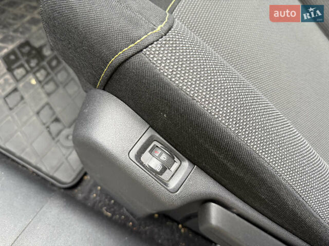 Белый Ситроен С3, объемом двигателя 1.2 л и пробегом 142 тыс. км за 12000 $, фото 7 на Automoto.ua