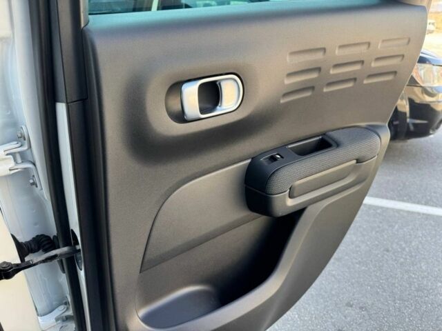 Белый Ситроен С3, объемом двигателя 1.2 л и пробегом 67 тыс. км за 13500 $, фото 5 на Automoto.ua