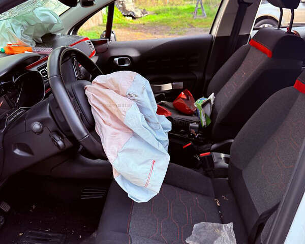 Сітроен С3 2018 у Івано-Франківську на Automoto.ua Білий Сітроен С3, об'ємом двигуна 1.2 л та пробігом 99 тис. км за 4000 $, фото 20 на Automoto.ua