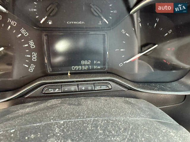 Сітроен С3 2018 у Івано-Франківську на Automoto.ua Білий Сітроен С3, об'ємом двигуна 1.2 л та пробігом 99 тис. км за 4000 $, фото 27 на Automoto.ua