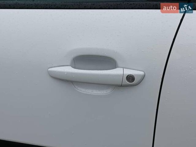 Белый Ситроен С3, объемом двигателя 1.2 л и пробегом 94 тыс. км за 11550 $, фото 18 на Automoto.ua