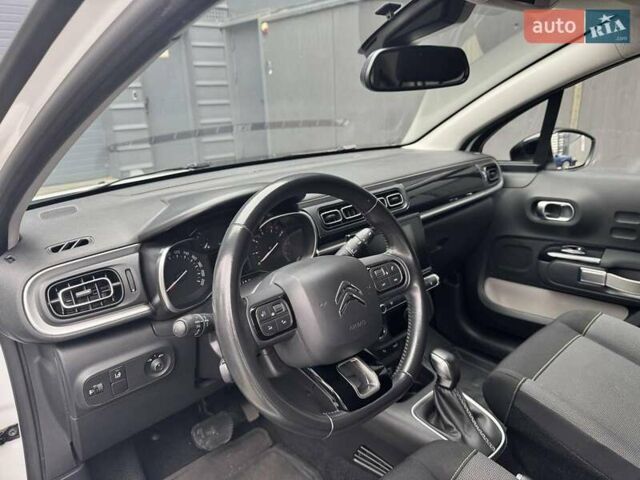 Ситроен С3 2018 в Киеве на Automoto.ua Белый Ситроен С3, объемом двигателя 1.2 л и пробегом 89 тыс. км за 13500 $, фото 5 на Automoto.ua