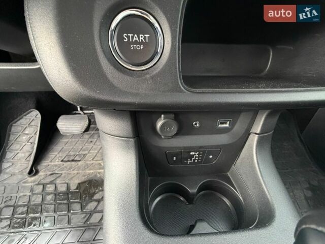 Білий Сітроен С3, об'ємом двигуна 1.2 л та пробігом 140 тис. км за 11800 $, фото 33 на Automoto.ua
