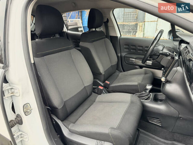 Белый Ситроен С3, объемом двигателя 1.2 л и пробегом 91 тыс. км за 12300 $, фото 10 на Automoto.ua