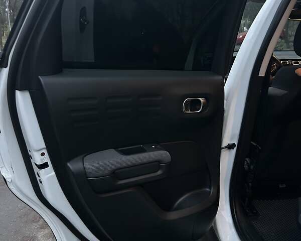 Белый Ситроен С3, объемом двигателя 1.2 л и пробегом 114 тыс. км за 16700 $, фото 10 на Automoto.ua