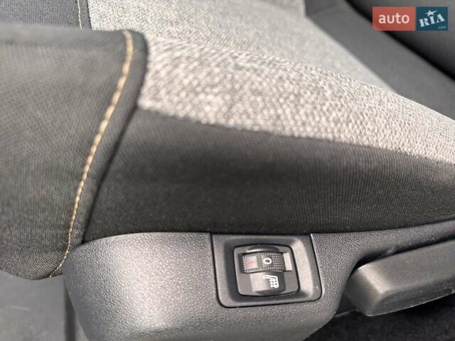 Белый Ситроен С3, объемом двигателя 1.2 л и пробегом 69 тыс. км за 13500 $, фото 39 на Automoto.ua