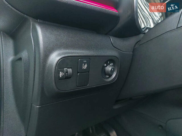 Білий Сітроен С3, об'ємом двигуна 1.2 л та пробігом 62 тис. км за 10800 $, фото 12 на Automoto.ua