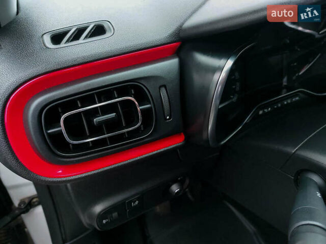 Білий Сітроен С3, об'ємом двигуна 1.2 л та пробігом 62 тис. км за 10800 $, фото 25 на Automoto.ua