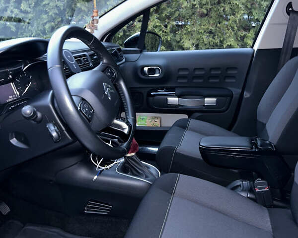 Белый Ситроен С3, объемом двигателя 1.2 л и пробегом 73 тыс. км за 14000 $, фото 14 на Automoto.ua