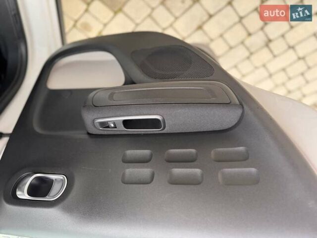 Белый Ситроен С3, объемом двигателя 1.2 л и пробегом 69 тыс. км за 13500 $, фото 48 на Automoto.ua