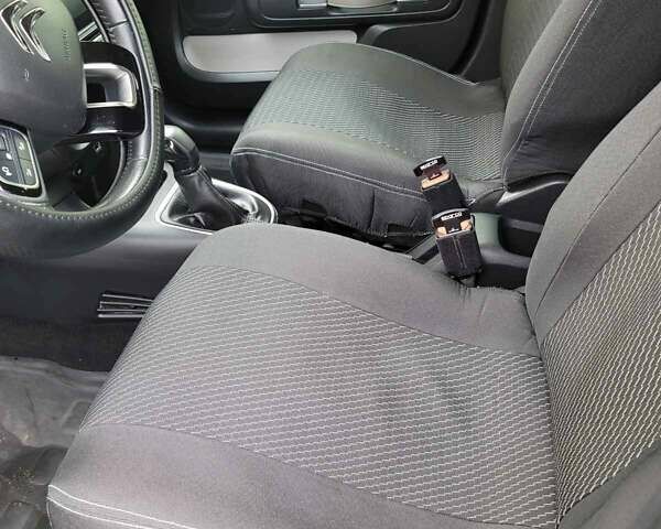 Білий Сітроен С3, об'ємом двигуна 1.2 л та пробігом 188 тис. км за 8400 $, фото 12 на Automoto.ua