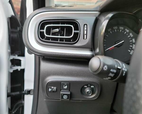 Білий Сітроен С3, об'ємом двигуна 1.2 л та пробігом 188 тис. км за 8400 $, фото 11 на Automoto.ua