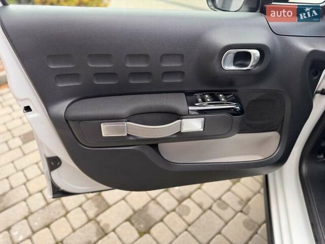 Белый Ситроен С3, объемом двигателя 1.2 л и пробегом 69 тыс. км за 13500 $, фото 35 на Automoto.ua