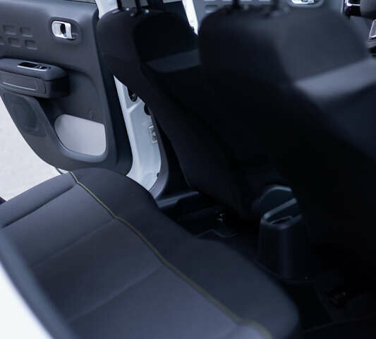 Белый Ситроен С3, объемом двигателя 1.2 л и пробегом 22 тыс. км за 15500 $, фото 13 на Automoto.ua