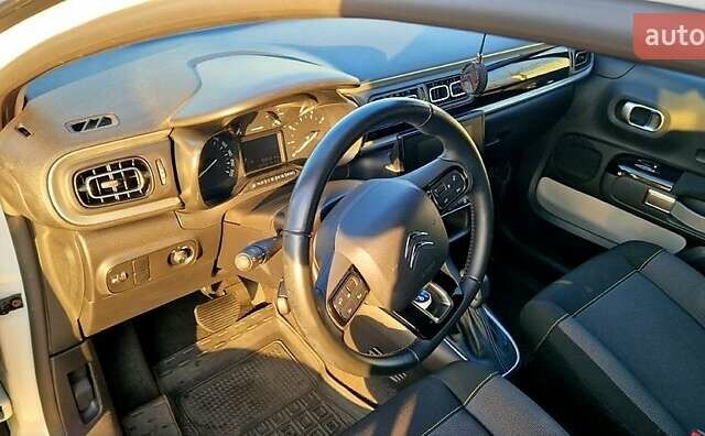 Белый Ситроен С3, объемом двигателя 1.2 л и пробегом 25 тыс. км за 14900 $, фото 4 на Automoto.ua