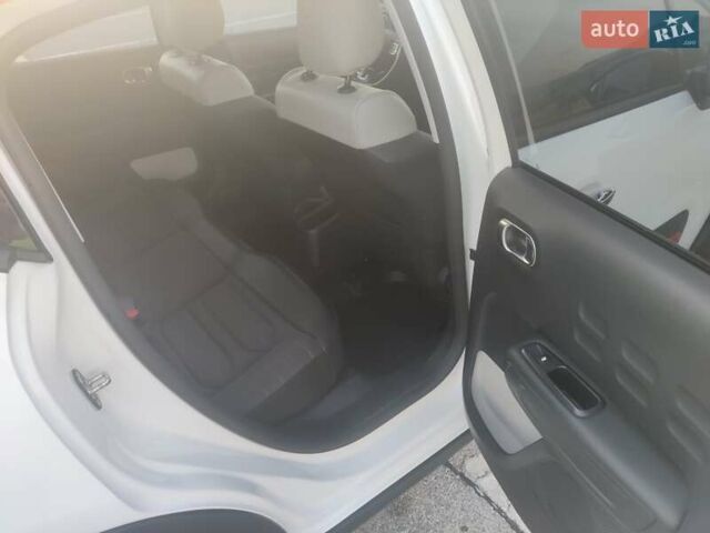 Сітроен С3 2021 у Києві на Automoto.ua Білий Сітроен С3, об'ємом двигуна 1.2 л та пробігом 60 тис. км за 15250 $, фото 18 на Automoto.ua