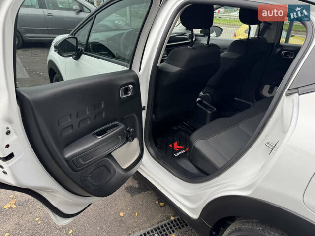 Белый Ситроен С3, объемом двигателя 1.2 л и пробегом 70 тыс. км за 11299 $, фото 36 на Automoto.ua