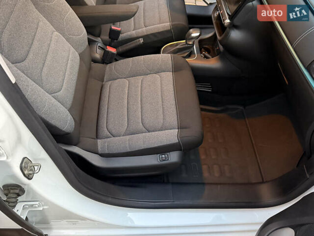 Белый Ситроен С3, объемом двигателя 1.2 л и пробегом 36 тыс. км за 14500 $, фото 39 на Automoto.ua