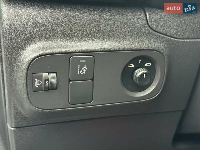 Белый Ситроен С3, объемом двигателя 1.2 л и пробегом 70 тыс. км за 11299 $, фото 26 на Automoto.ua