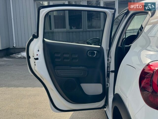 Белый Ситроен С3, объемом двигателя 1.2 л и пробегом 18 тыс. км за 19362 $, фото 19 на Automoto.ua