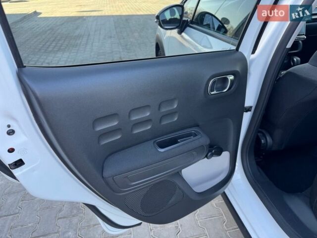 Білий Сітроен С3, об'ємом двигуна 1.2 л та пробігом 16 тис. км за 18000 $, фото 13 на Automoto.ua