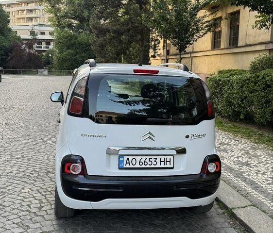 Белый Ситроен С3, объемом двигателя 1.4 л и пробегом 105 тыс. км за 6400 $, фото 5 на Automoto.ua