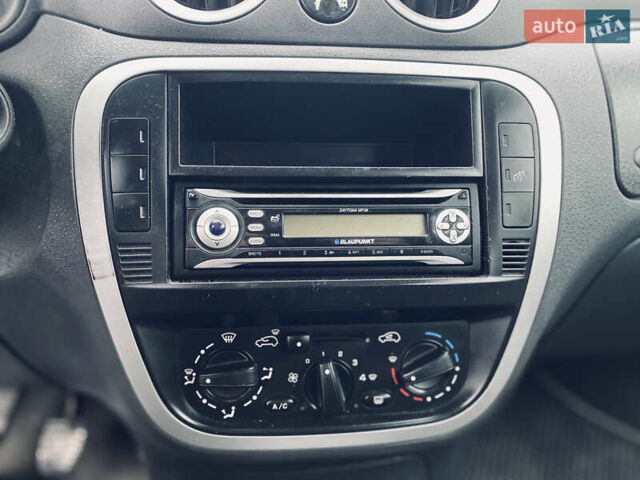 Бежевий Сітроен С3, об'ємом двигуна 1.4 л та пробігом 207 тис. км за 3000 $, фото 6 на Automoto.ua