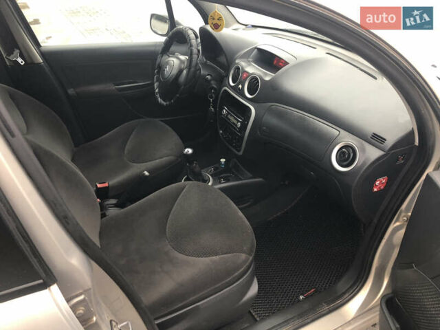 Бежевый Ситроен С3, объемом двигателя 1.36 л и пробегом 200 тыс. км за 2850 $, фото 5 на Automoto.ua