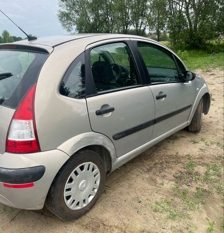 Бежевий Сітроен С3, об'ємом двигуна 1.4 л та пробігом 206 тис. км за 2000 $, фото 2 на Automoto.ua