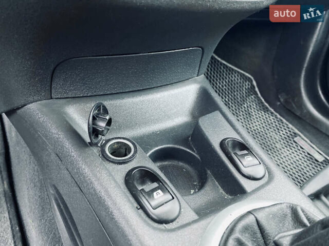 Бежевый Ситроен С3, объемом двигателя 1.36 л и пробегом 207 тыс. км за 3200 $, фото 7 на Automoto.ua