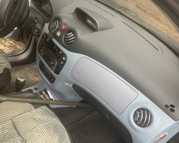 Чорний Сітроен С3, об'ємом двигуна 1.39 л та пробігом 320 тис. км за 2150 $, фото 1 на Automoto.ua