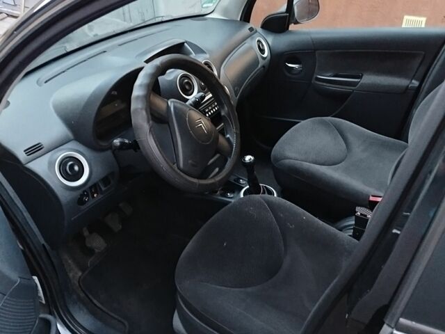 Черный Ситроен С3, объемом двигателя 1.4 л и пробегом 186 тыс. км за 3800 $, фото 10 на Automoto.ua