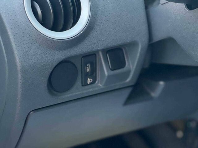 Черный Ситроен С3, объемом двигателя 1.4 л и пробегом 167 тыс. км за 3600 $, фото 11 на Automoto.ua