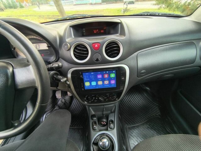 Черный Ситроен С3, объемом двигателя 1.4 л и пробегом 166 тыс. км за 3800 $, фото 6 на Automoto.ua