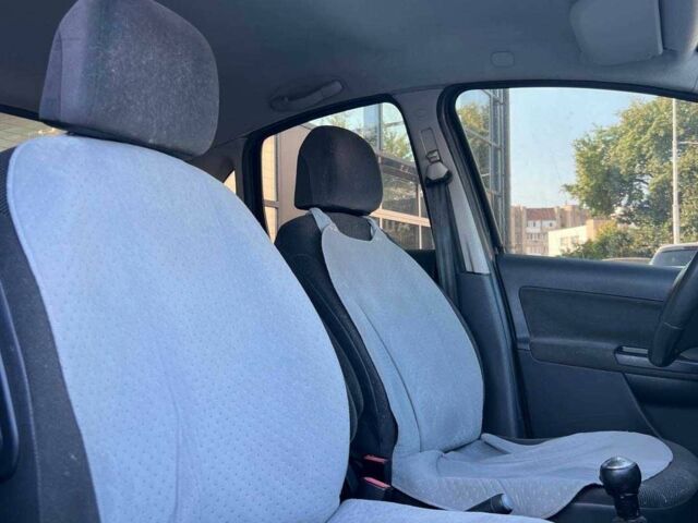 Черный Ситроен С3, объемом двигателя 1.4 л и пробегом 167 тыс. км за 3600 $, фото 18 на Automoto.ua