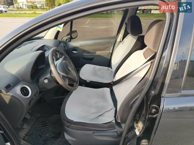 Чорний Сітроен С3, об'ємом двигуна 1.36 л та пробігом 167 тис. км за 3800 $, фото 6 на Automoto.ua