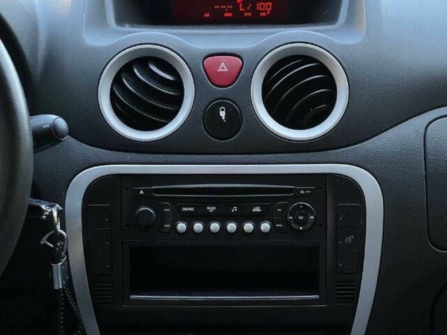 Черный Ситроен С3, объемом двигателя 1.4 л и пробегом 167 тыс. км за 3600 $, фото 17 на Automoto.ua