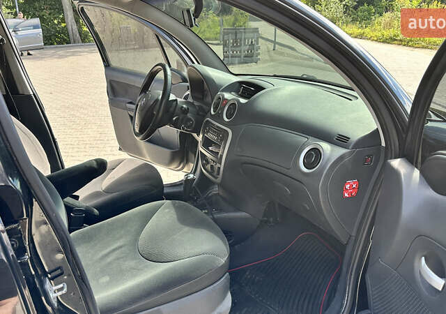 Черный Ситроен С3, объемом двигателя 1.6 л и пробегом 230 тыс. км за 3999 $, фото 17 на Automoto.ua