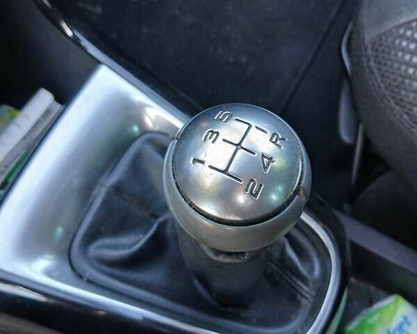 Черный Ситроен С3, объемом двигателя 1.4 л и пробегом 150 тыс. км за 5200 $, фото 11 на Automoto.ua