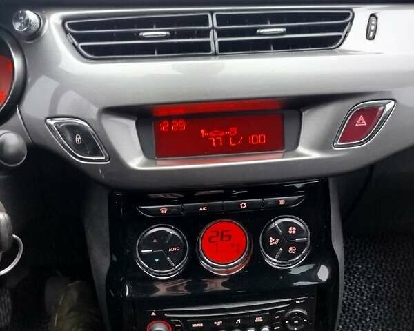 Черный Ситроен С3, объемом двигателя 1.4 л и пробегом 300 тыс. км за 5200 $, фото 8 на Automoto.ua