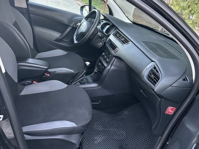 Чорний Сітроен С3, об'ємом двигуна 1.4 л та пробігом 155 тис. км за 4800 $, фото 2 на Automoto.ua